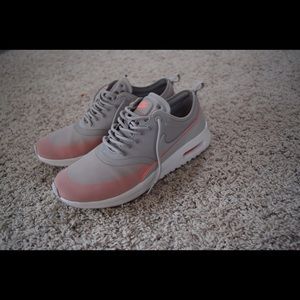 Nike air maxes. Been worn once, no scratches