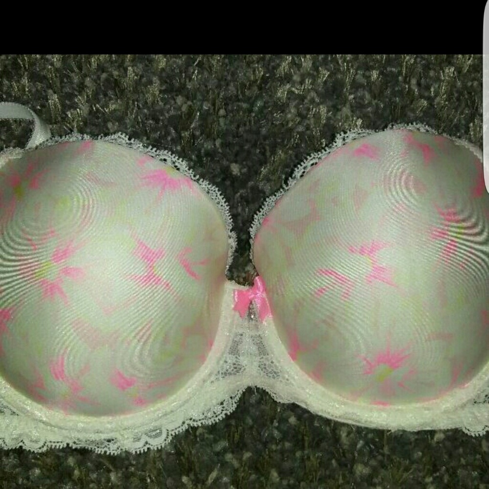 Victoria's secret bra NWOT
