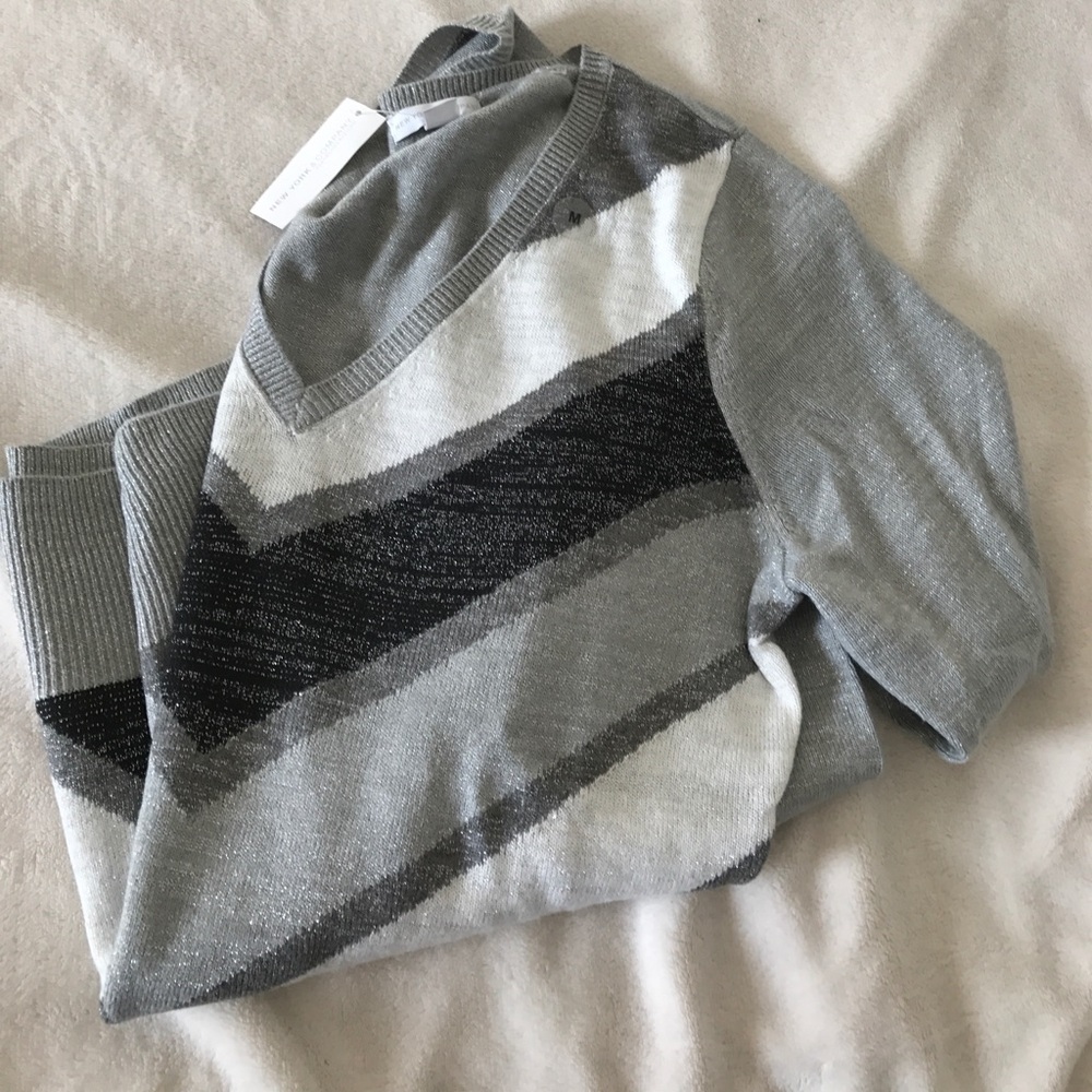 Chevron striped gray sweater