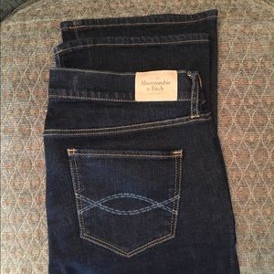 A&F Dark Wash Perfect Stretch Emma Jeans
