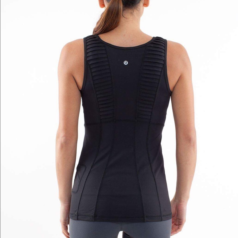 Lululemon 'stay on course' black tank