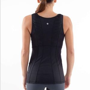 Lululemon 'stay on course' black tank
