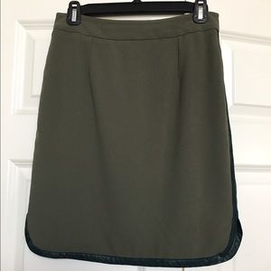 Cremieux Olive Green Skirt Sz 2 with Suede Piping