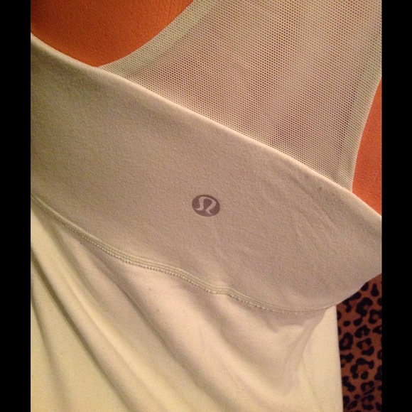 Lululemon Tank Top 8! - Picture 3 of 4