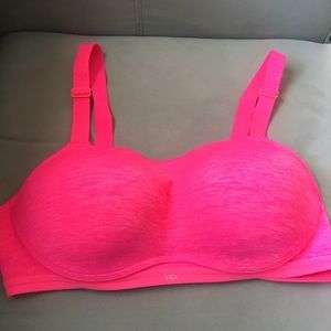 VS Ultimate Maximum Support Sport Bra. 36C