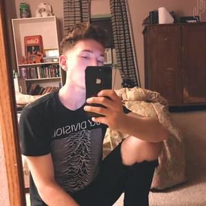 Meet your Posher, Sam