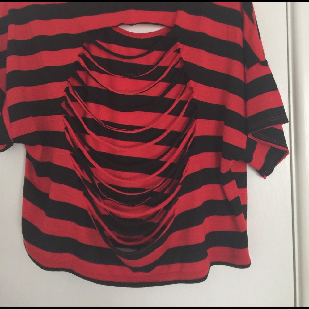Super cute crop top. Never worn.