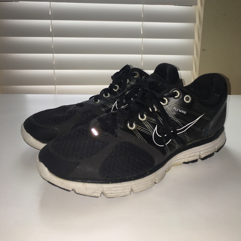 Nike Flywire with running contractions