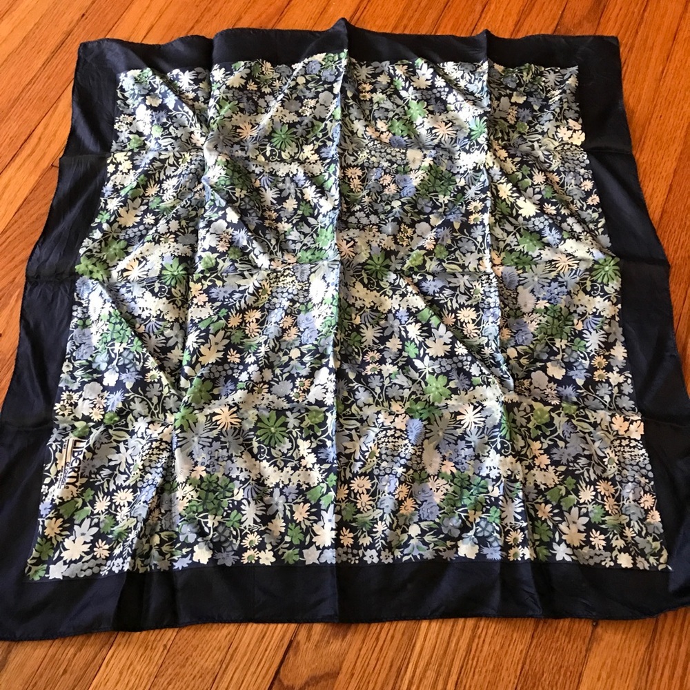 Neck scarf