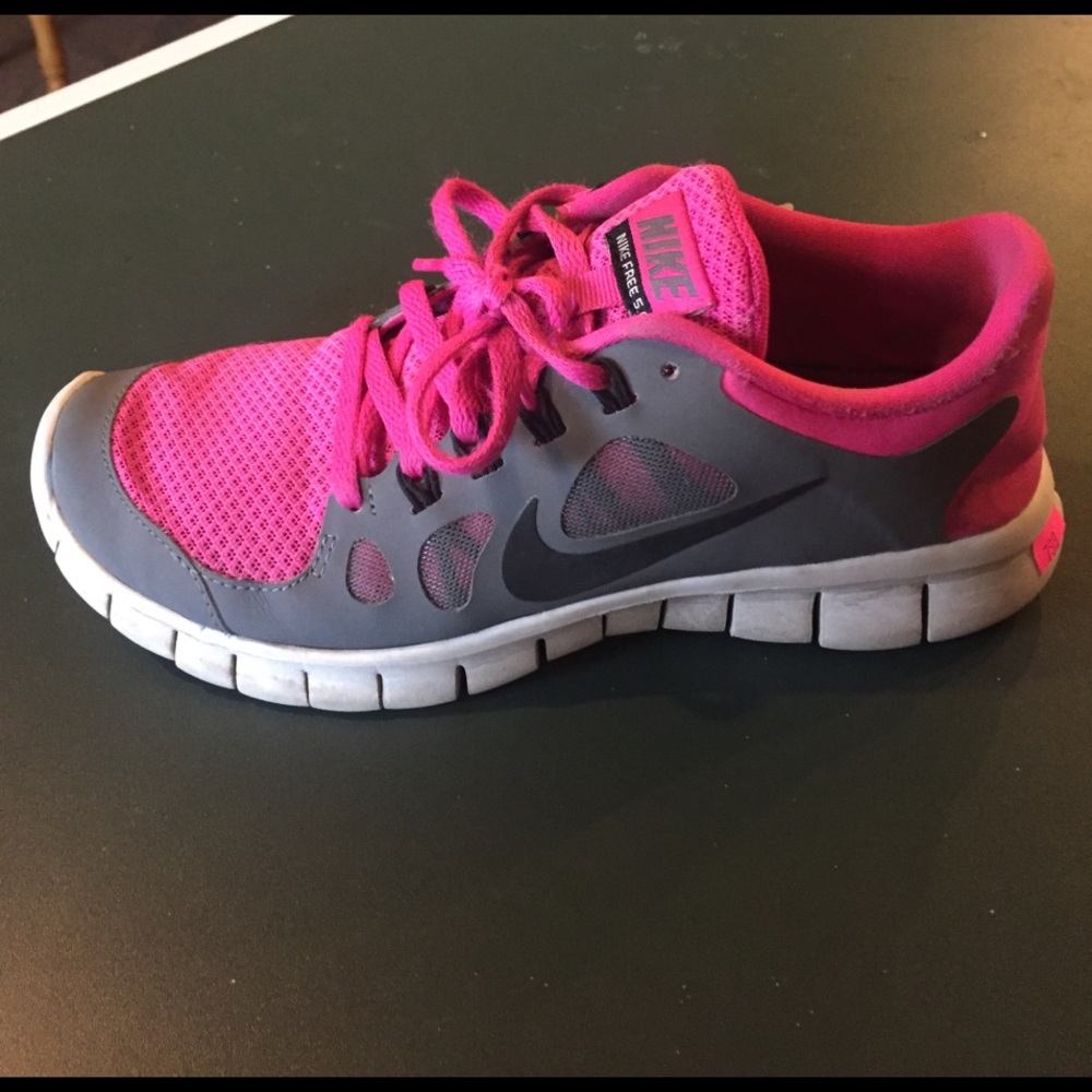 Grey and Pink Nike Free Runs 🤗