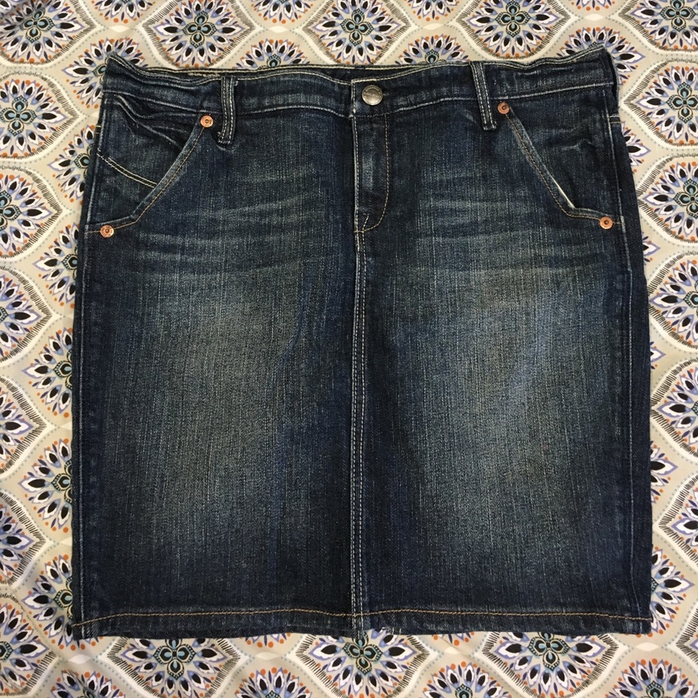 Ruehl No.925 denim skirt