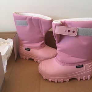 Girls tundra winter boots