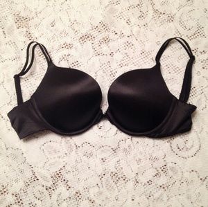NWOT Victoria's Secret Very Pushup Sexy Bra 32DD