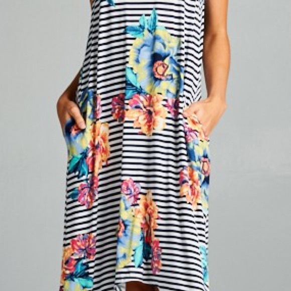 💕Hi Lo Maxi Dress - Picture 4 of 4