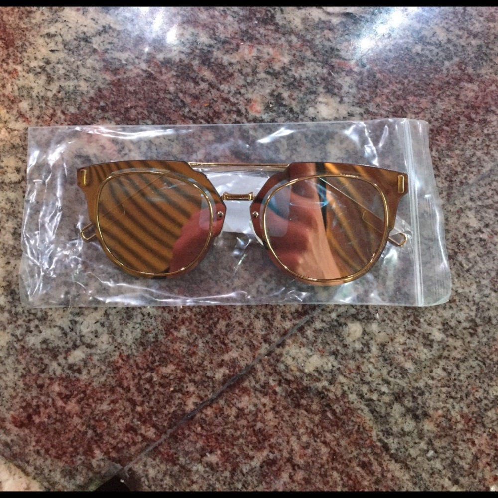 Mirrored Sunglasses!