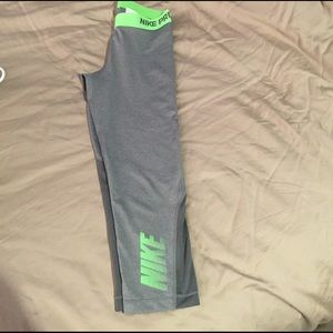 Nike Pro Crop Leggings