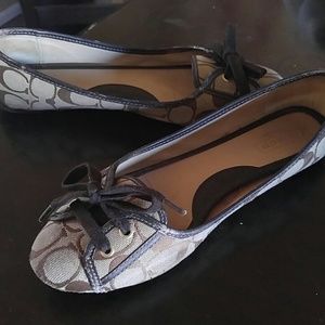 Authentic coach flats