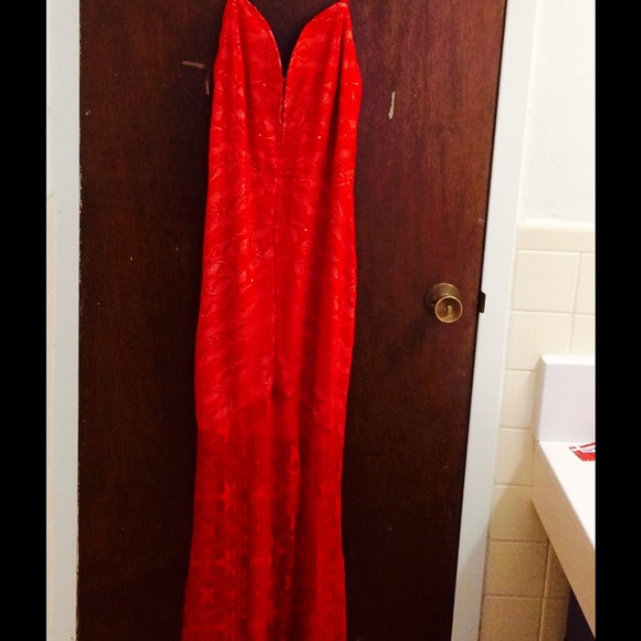 Red Lace Privy dress. - Picture 3 of 3