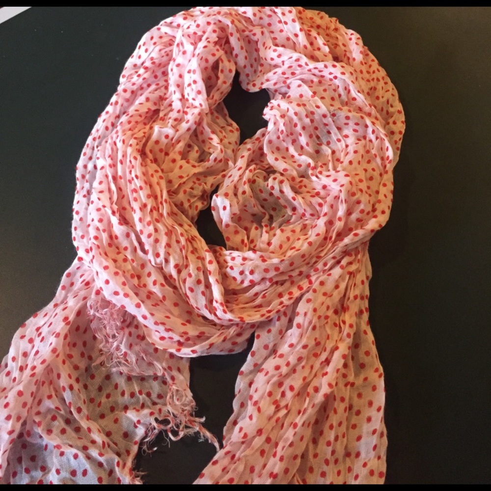 Red polka dot scarf 😍