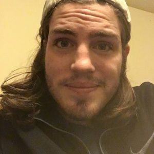 Meet your Posher, Levi