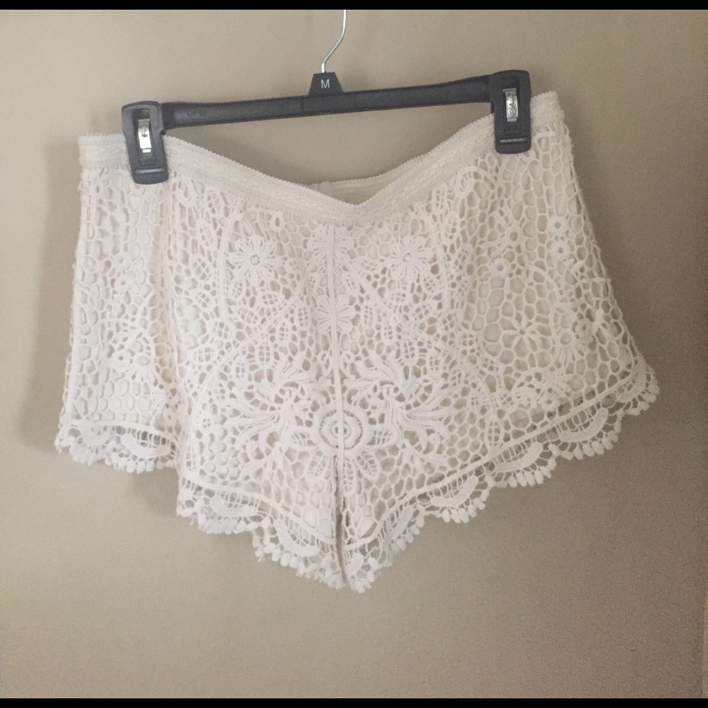 Super cute cream lace shorts! F21
