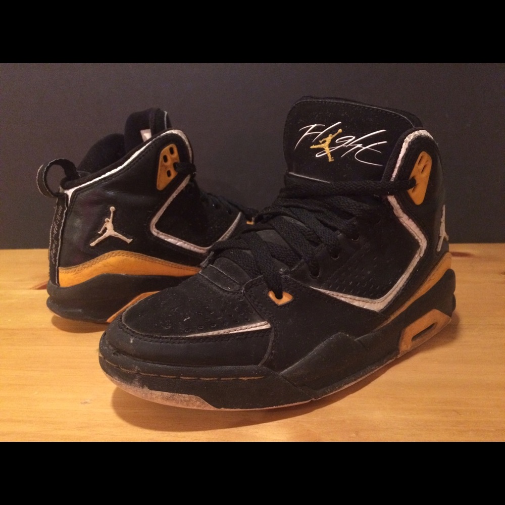 Boy's Size 5Y Jordan Flight Hightop Shoes