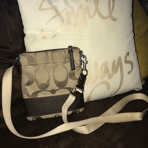 COACH small bag:) - Picture 2 of 6