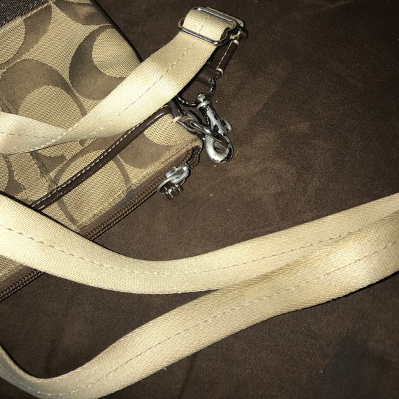 COACH small bag:) - Picture 3 of 6