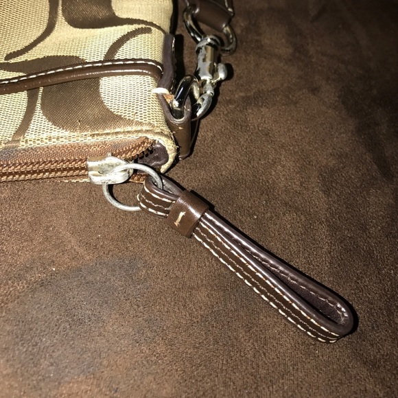 COACH small bag:) - Picture 4 of 6