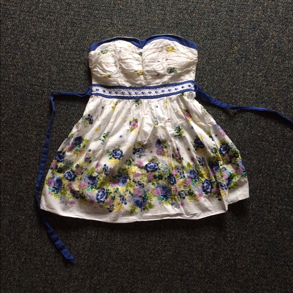Mini Spring Dress - Picture 2 of 3
