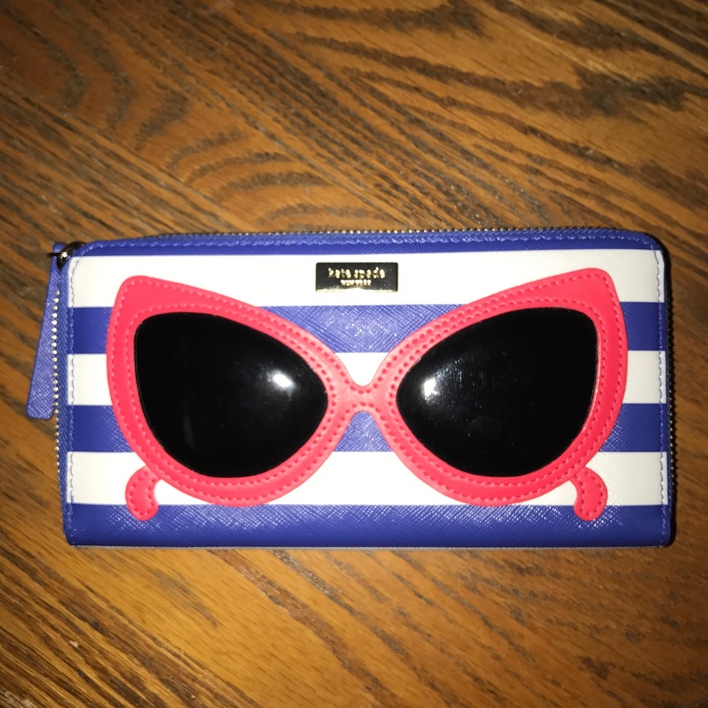 SALE 🐳🐳VACATION HOST PICK🌈🌈KATE SPADE's WALLET