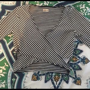 NEW HOLLISTER CUTOUT CROP TOP