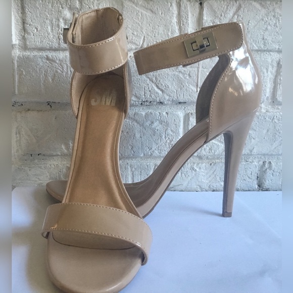 SM Heels - Picture 3 of 4