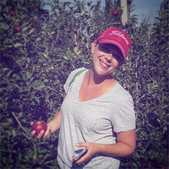 Meet your Posher, Carrie - Picture 1 of 1