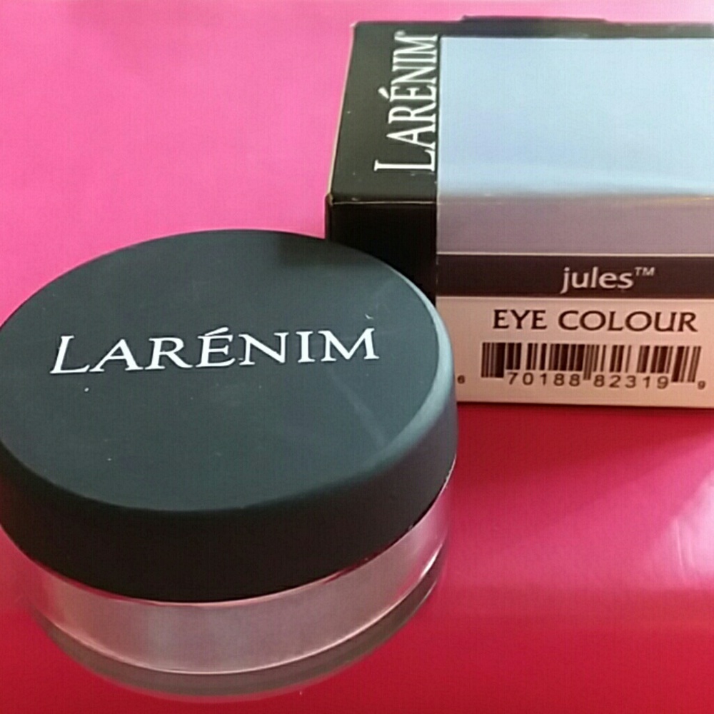 Larenim Mineral Eyeshadow in "Jules"