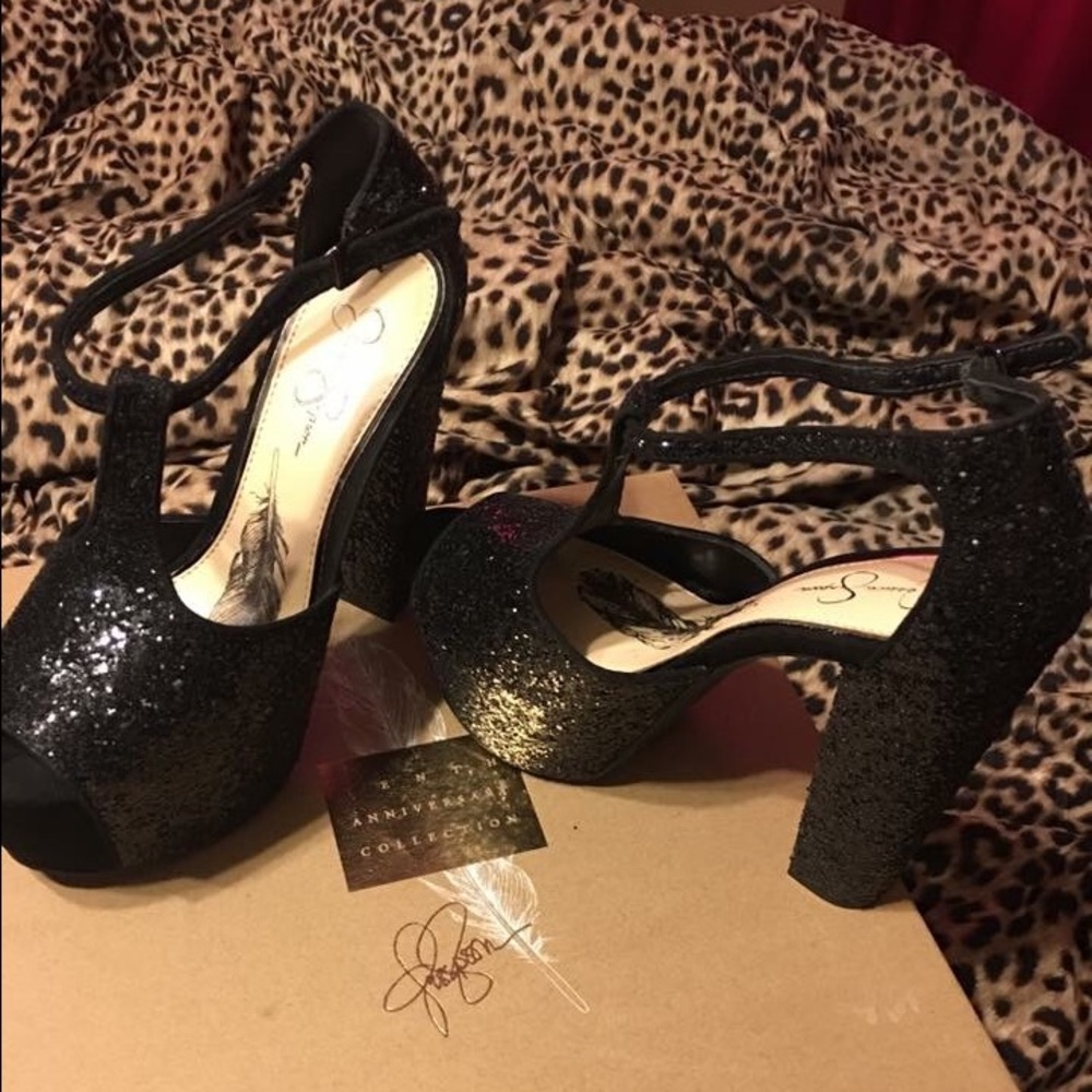 New glitter pumps