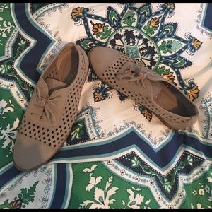 BRAND NEW DRESS SHOES