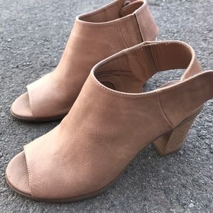 Nude heel mules