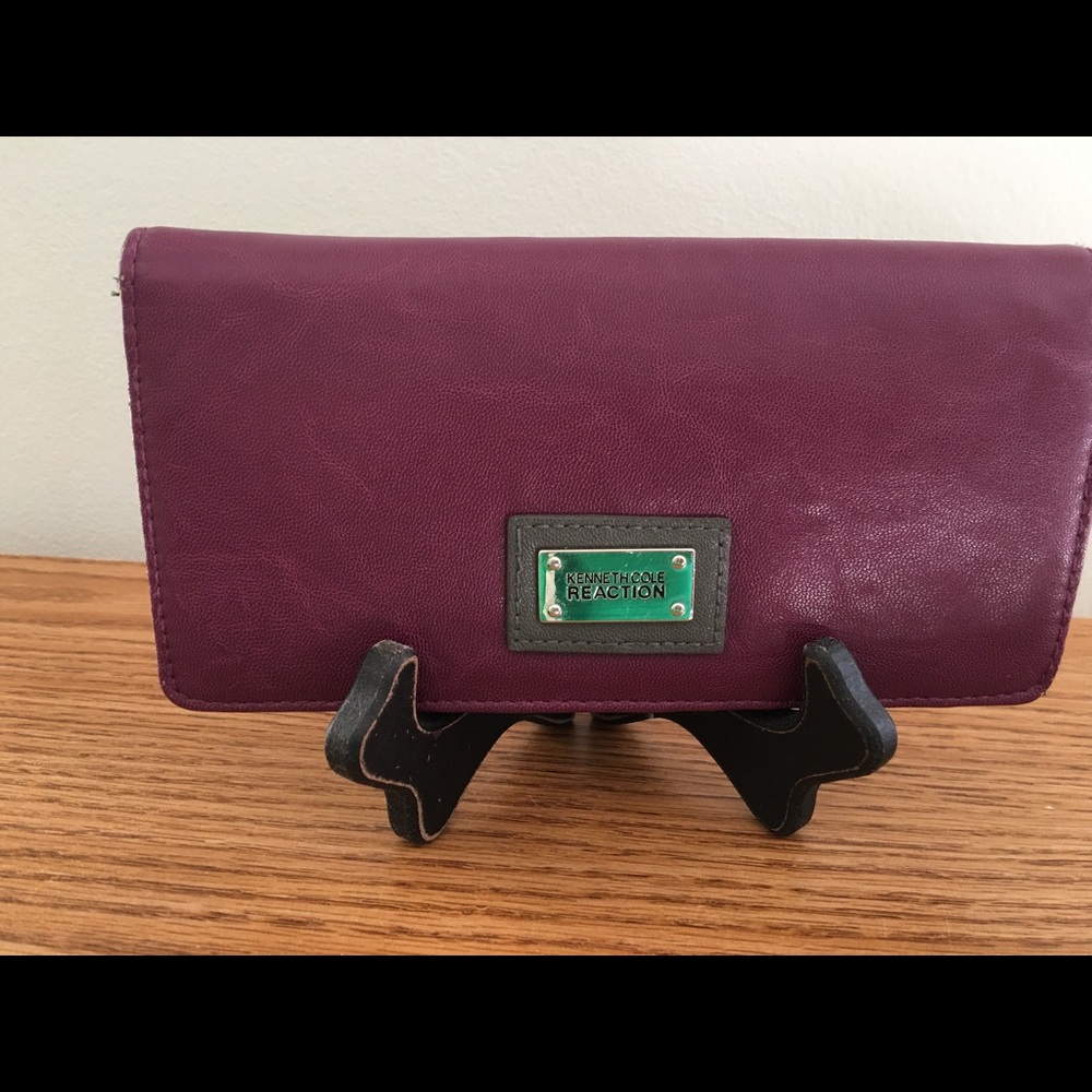 Kenneth Cole Reaction leather wallet