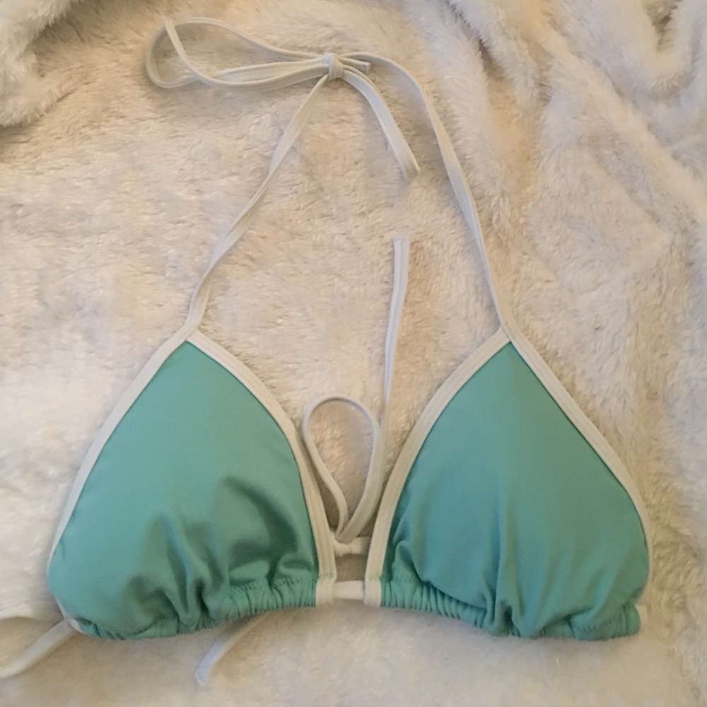 VS bikini top size MEDIUM