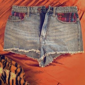 BDG High Rise Dree High-Rise Cheeky Cutoff Short