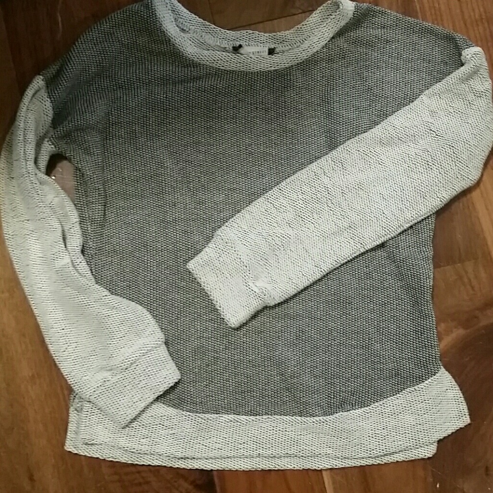 Pullover sweatshirt