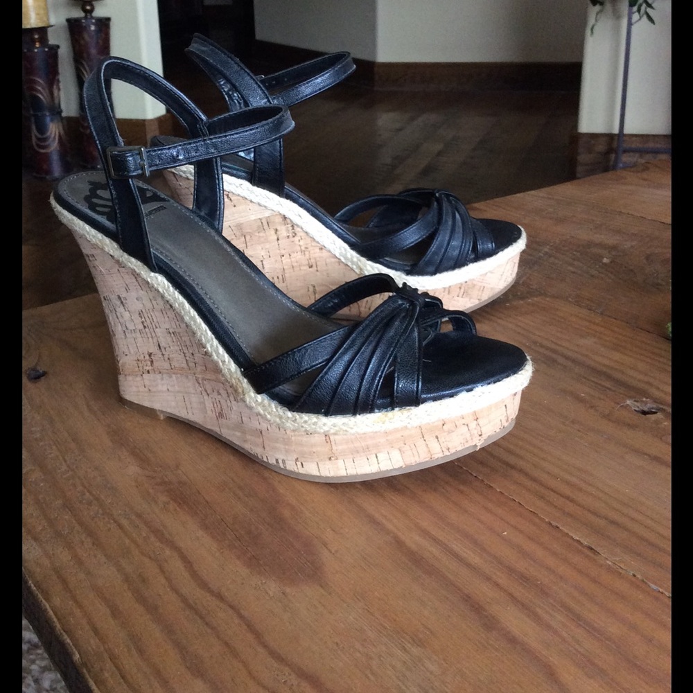 Black strapping sandals