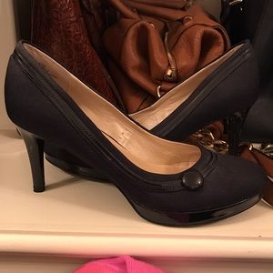Navy Round Toe Nine West Pumps Sz 6.5