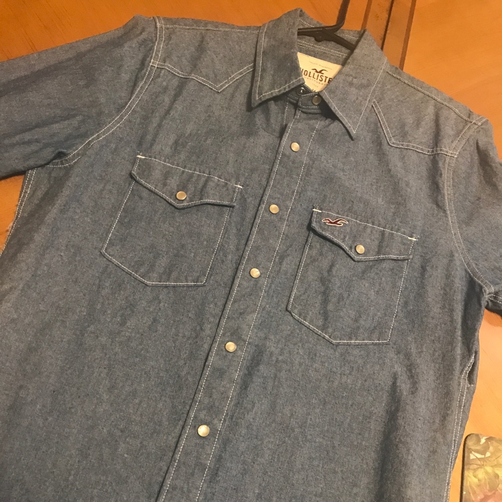 Hollister Jean Color Button Up