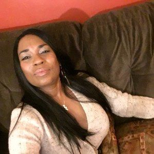 Meet your Posher, Leslie