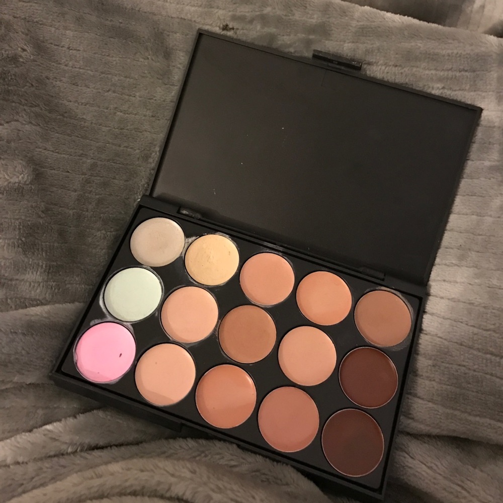 Cream concealer/contour palette