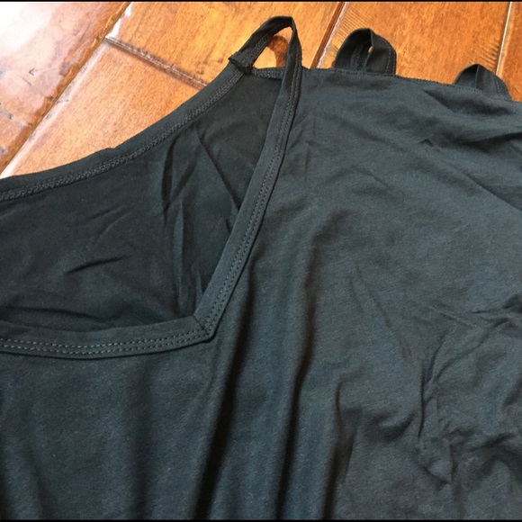 Cut out cold shoulder top - Picture 2 of 2