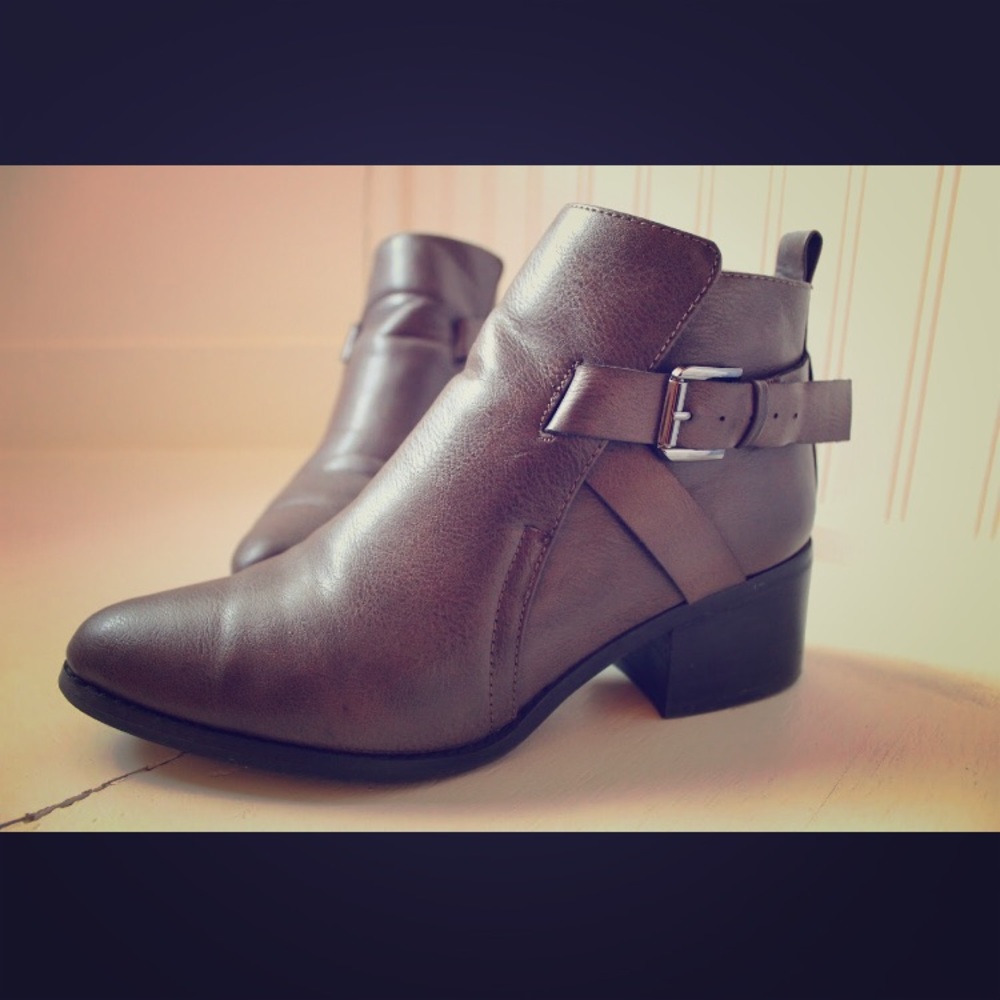 MIA Fashion Heeled Boots - Picture 2 of 3