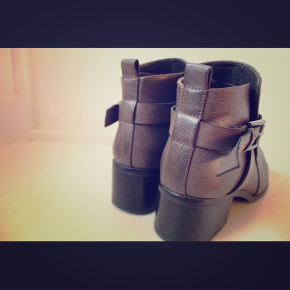 MIA Fashion Heeled Boots - Picture 3 of 3